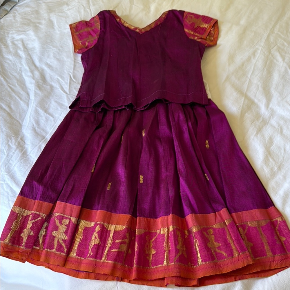 Indian dress purple silk with gold and pink 2t 💜⭐️